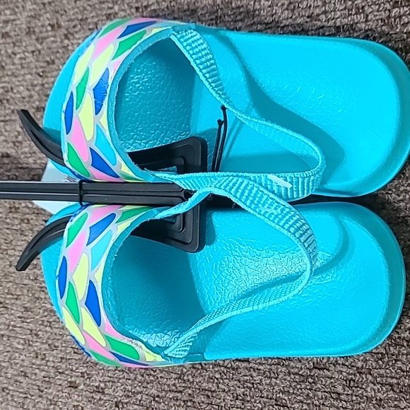 OKIE DOKIE TODDLER "ISAND TURQUOISE " SANDALS SIZE 7-8 - Picture 2 of 9